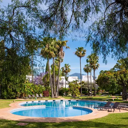 Luxury Golf In Guadalmina Baja Pool